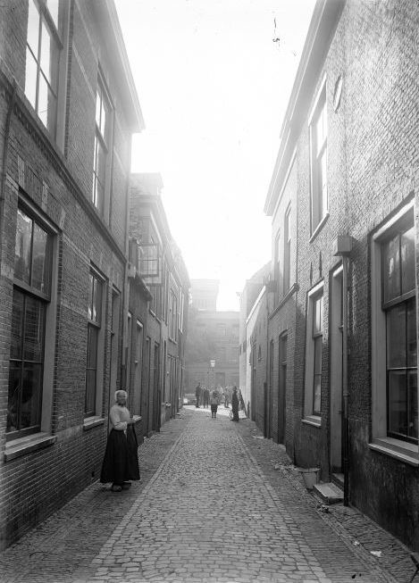 Kerksteeg gez va Vestestr nr Herengracht.jpg